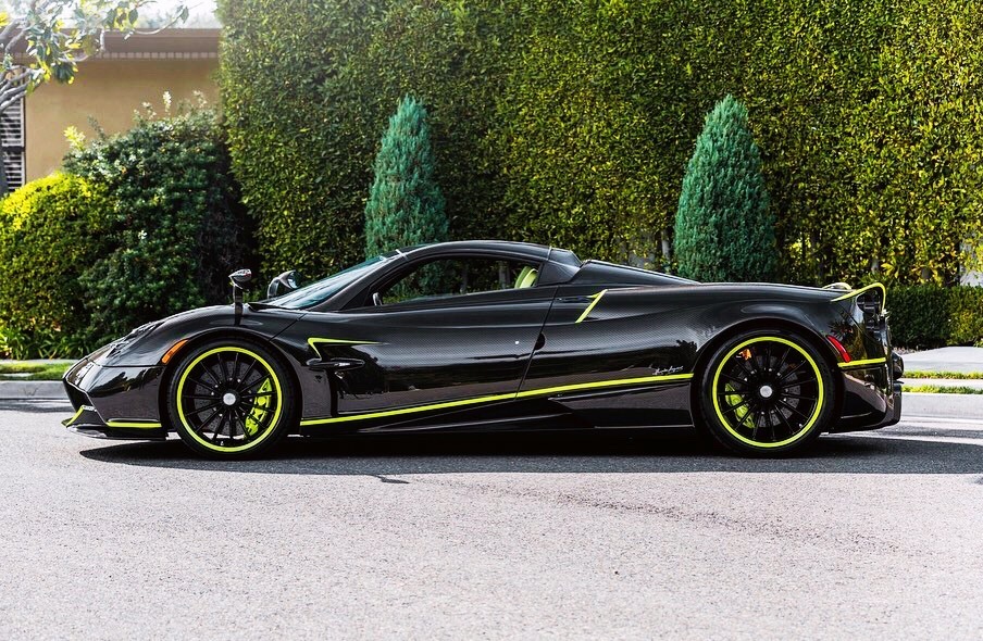 Pagani Huayra Roadster,太帅了，行走的艺术品的美名不是盖的