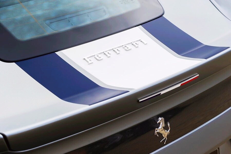 Ferrari F12 TDF 外观帅气，车身颜色不错