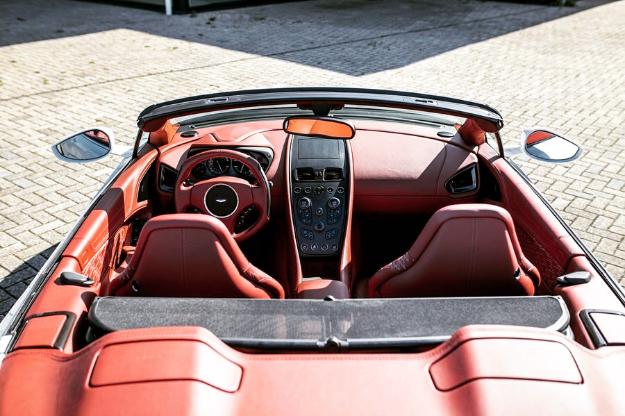 收藏品 Aston Martin Vanquish Zagato  其实那尾灯设计很漂亮！