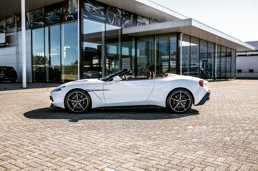 收藏品 Aston Martin Vanquish Zagato  其实那尾灯设计很漂亮！