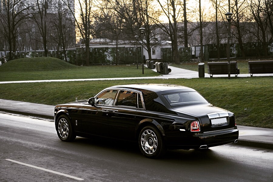 Rolls Royce Phantom，这气场绝不输现款车型吧