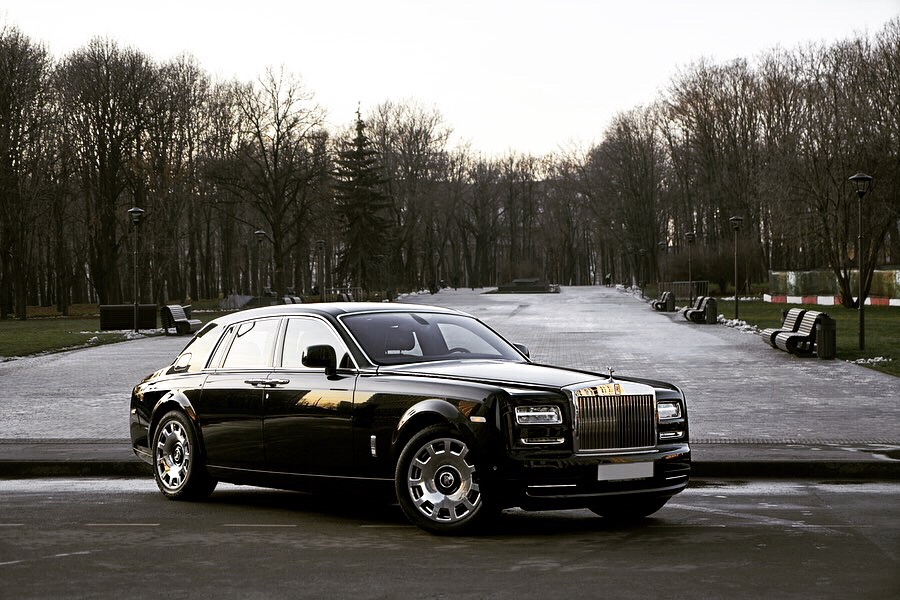 Rolls Royce Phantom，这气场绝不输现款车型吧