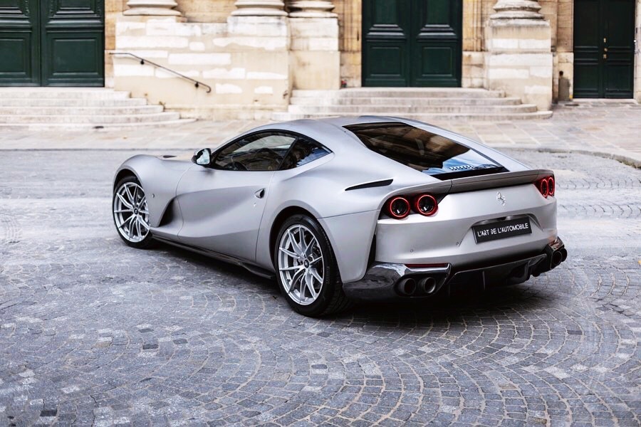 晚饭时间  Ferrari 812 Superfast