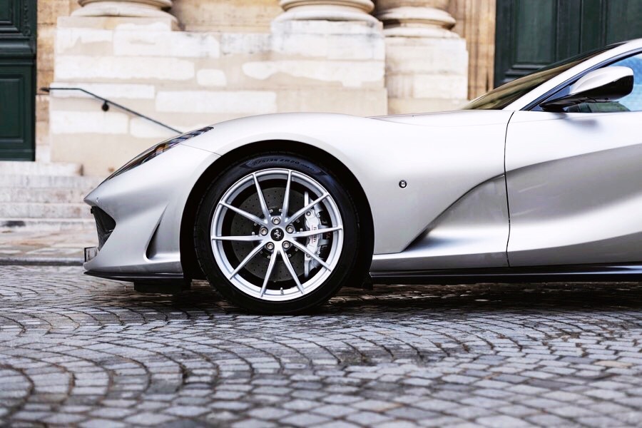 晚饭时间  Ferrari 812 Superfast