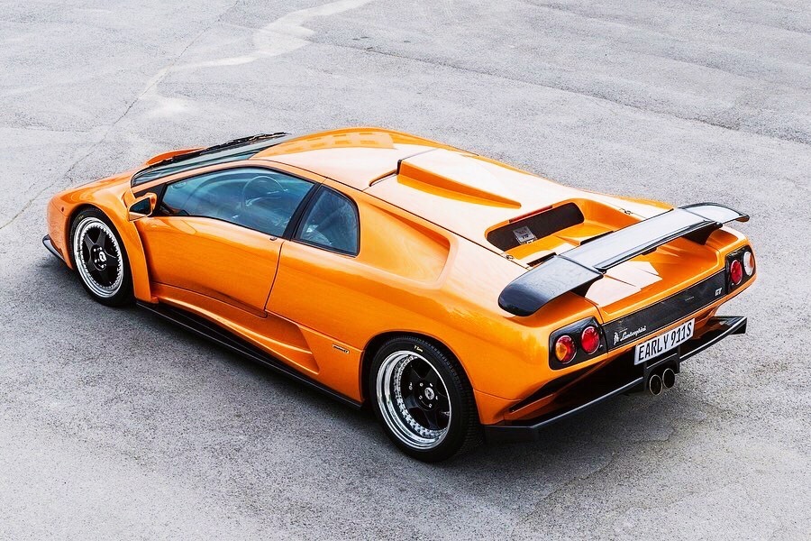 放现在看，还是很帅气的 Lamborghini Diablo GT