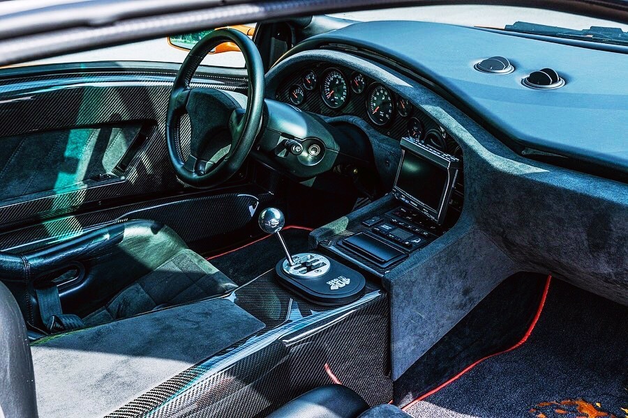 放现在看，还是很帅气的 Lamborghini Diablo GT