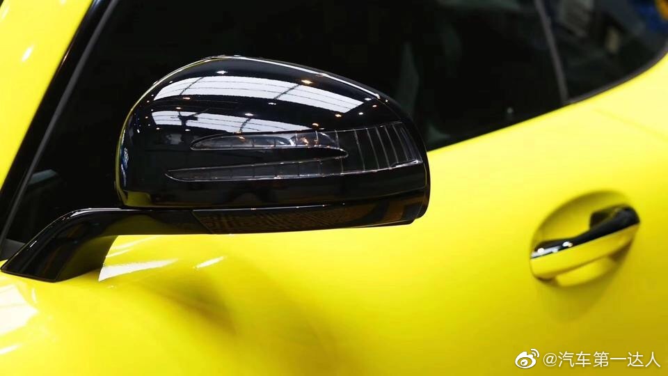 奔驰AMG GTS 定制比卡丘亮光黄