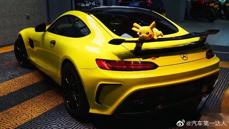 奔驰AMG GTS 定制比卡丘亮光黄