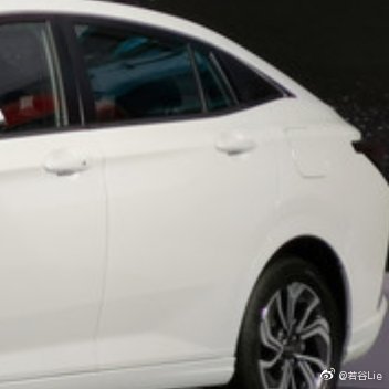 东风奕炫EV在外观方面和燃油版车型几乎没有差异
