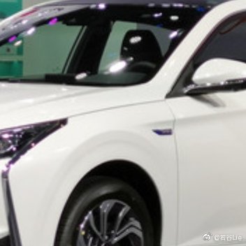 东风奕炫EV在外观方面和燃油版车型几乎没有差异