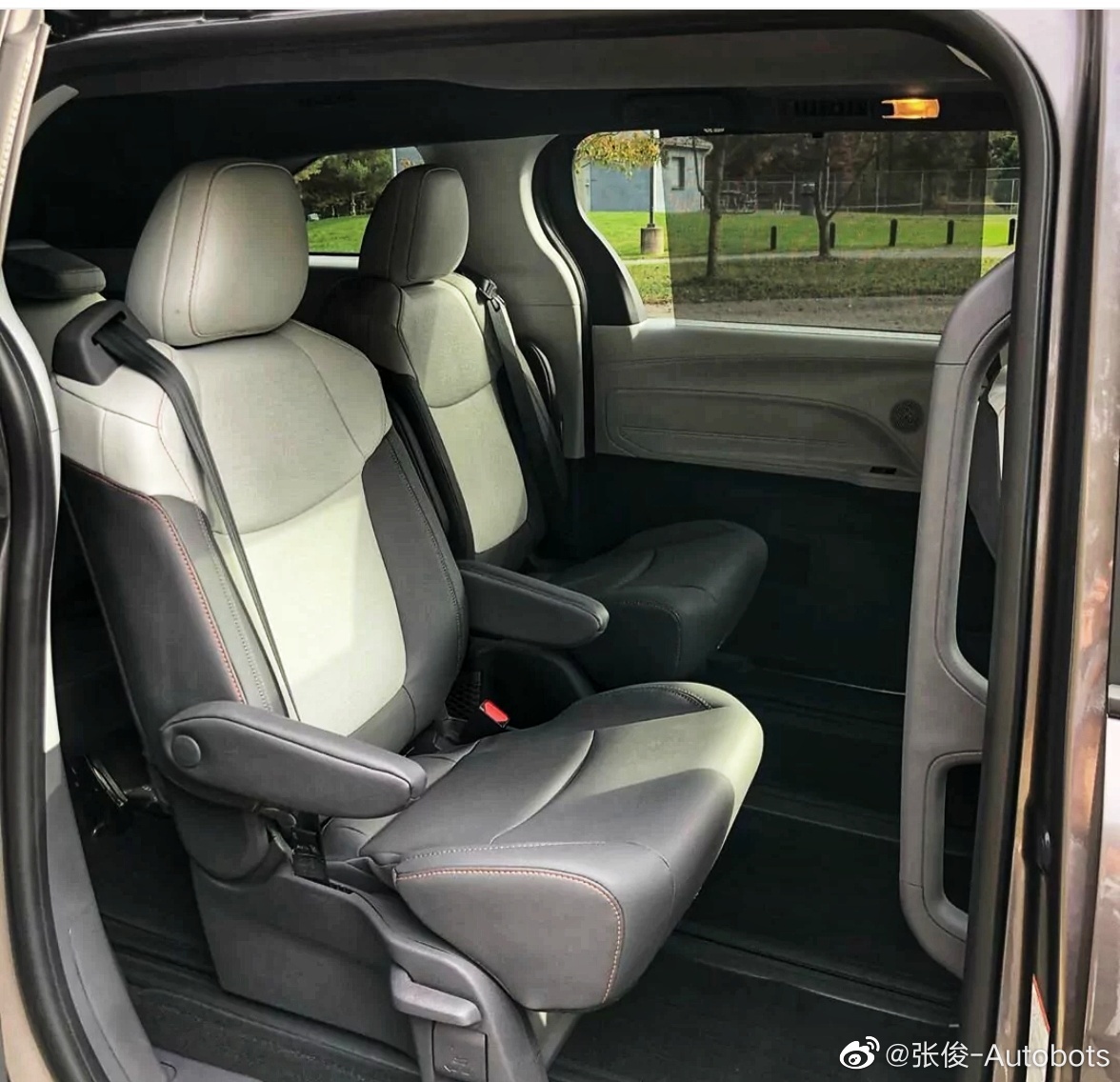 21款丰田塞纳 TNGN架构 奶爸也变得越来越运动了