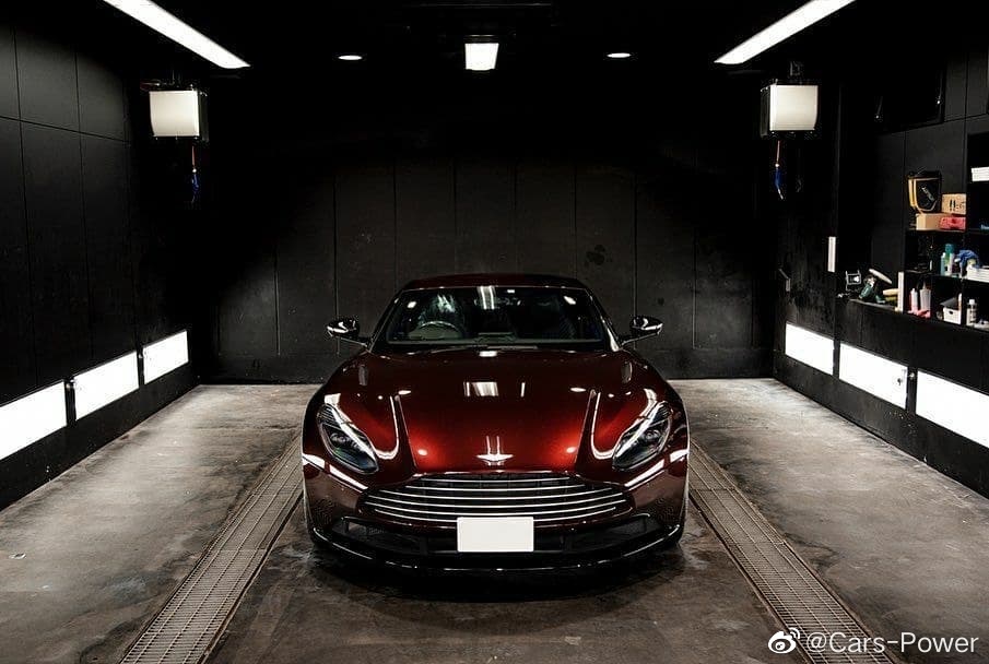 一杯迷醉陈酿 阿斯顿马丁DB11