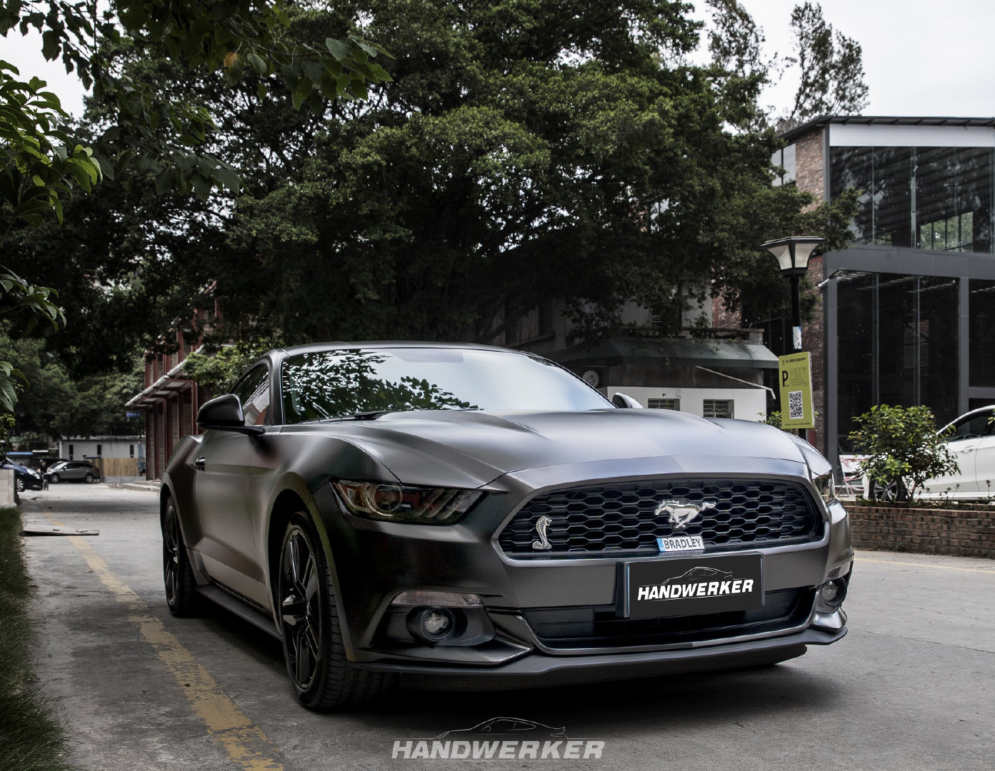 福特mustang   电光黑 这辆改色的黑色坐骑帅到没朋友!