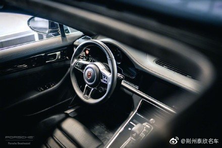 保时捷panamera Turbo 是喜欢漂亮的外观还是性能呢