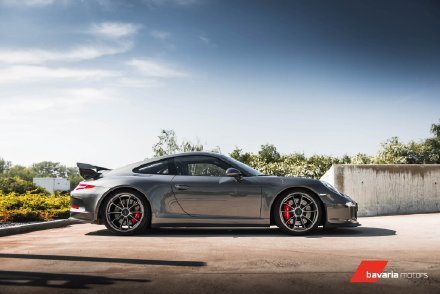 Porsche 991 GT3，谁不喜欢这样的大尾翼呢