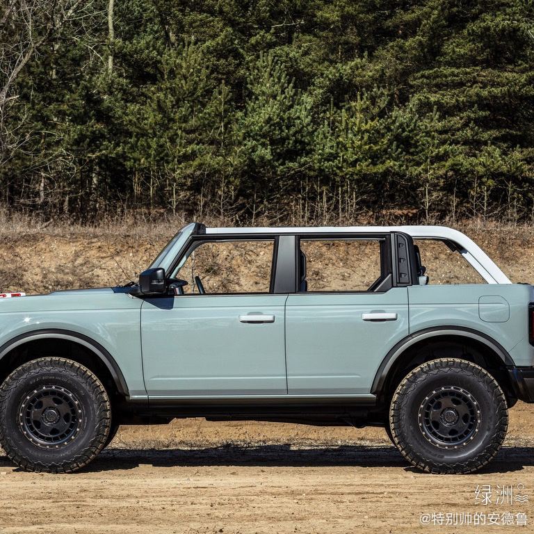 2021 Ford Bronco 4-door 我说看着怎么有点像F150...