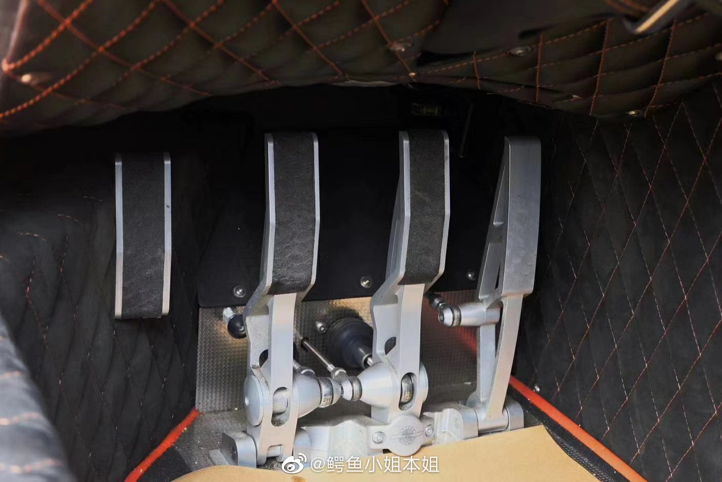 世爵 C8 Laviolette LM85，据说全国有且仅有2台，开眼界了。