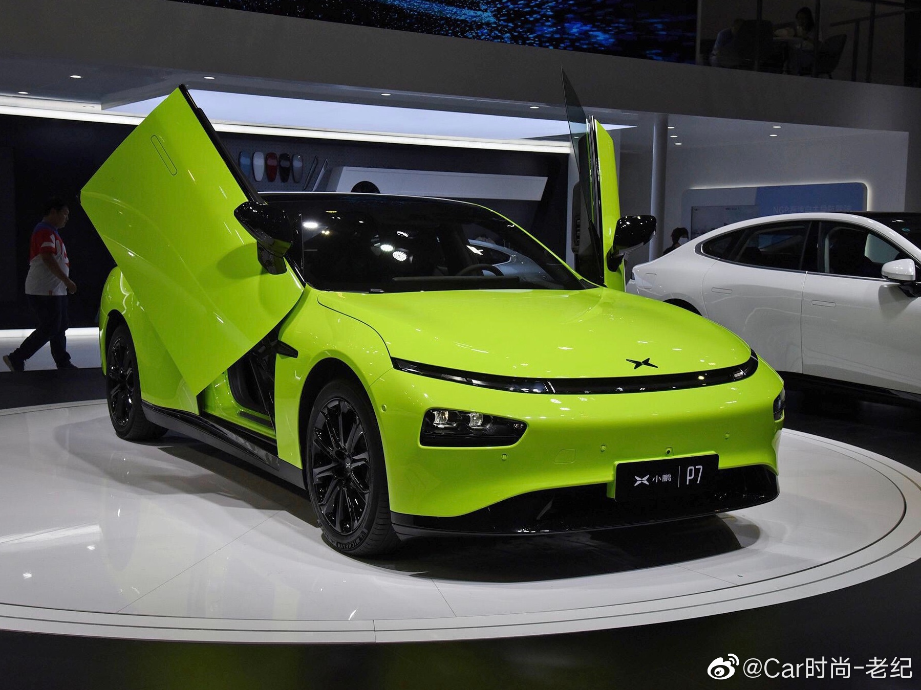 上,为极致玩家打造的小鹏p7鹏翼版亮相