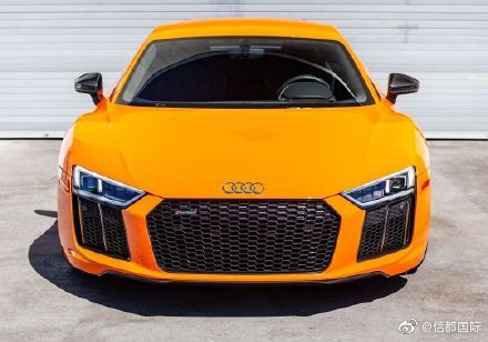 奥迪R8 V10 Plus 并不多见的活力“橙”是你的菜吗