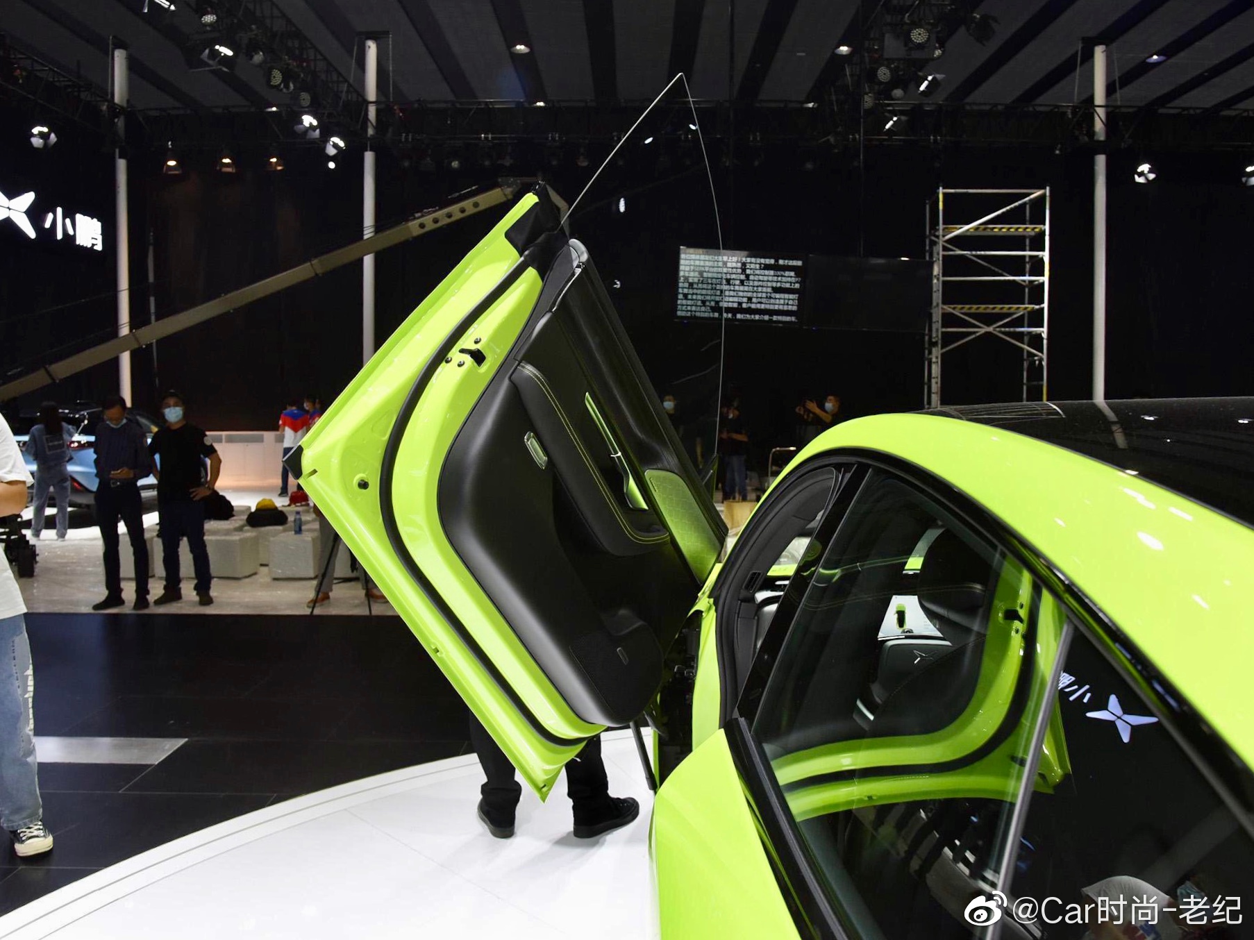 上，为极致玩家打造的小鹏P7鹏翼版亮相