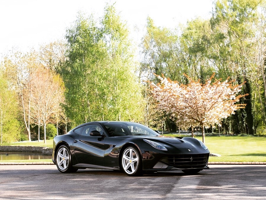 汽车美图抢先看：Ferrari F12，图五帅爆