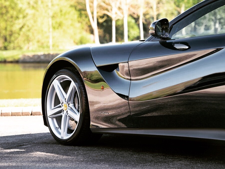 汽车美图抢先看：Ferrari F12，图五帅爆