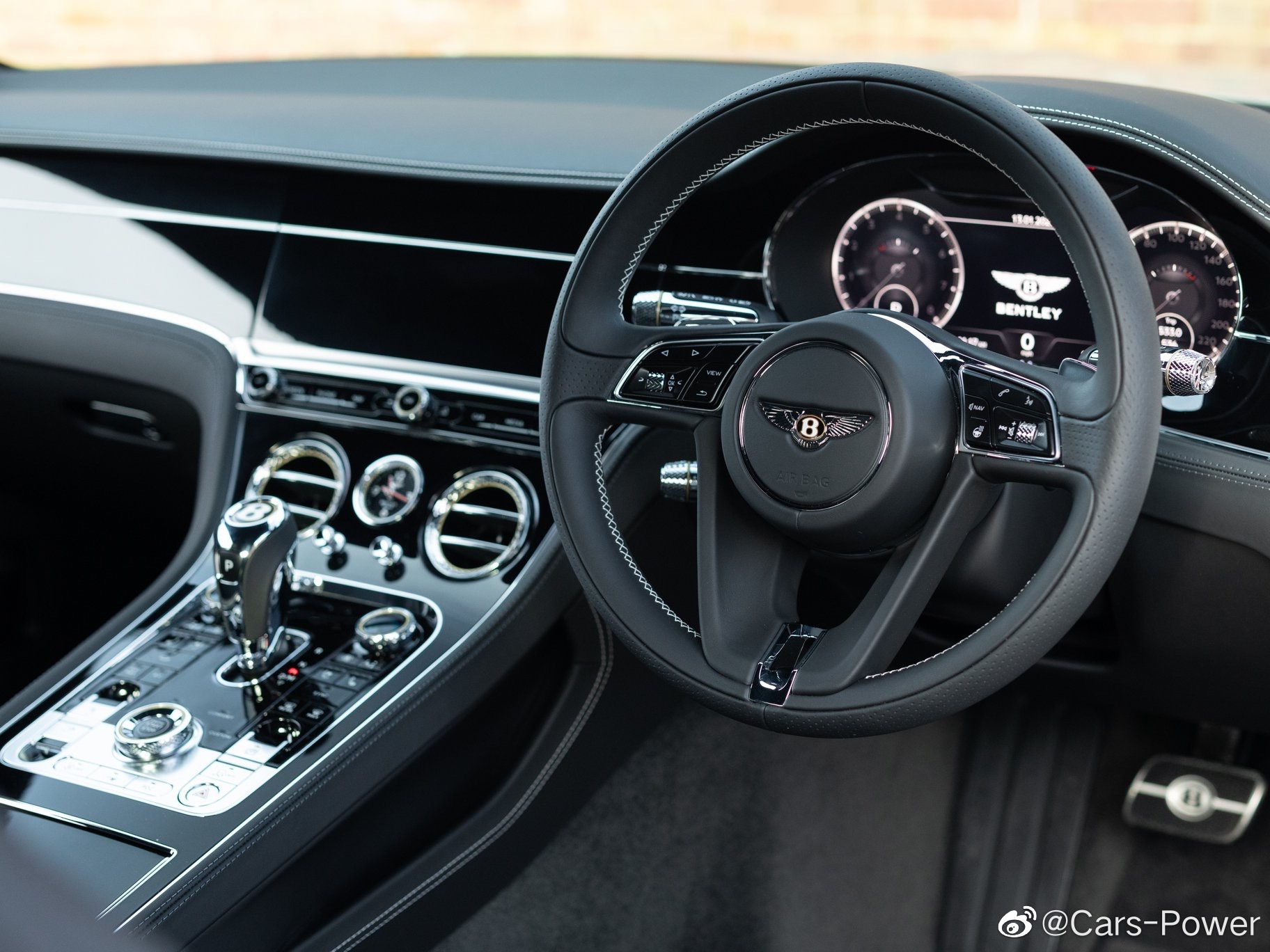 全新宾利欧陆GT 水泥灰+黑色套件 真的是极品了