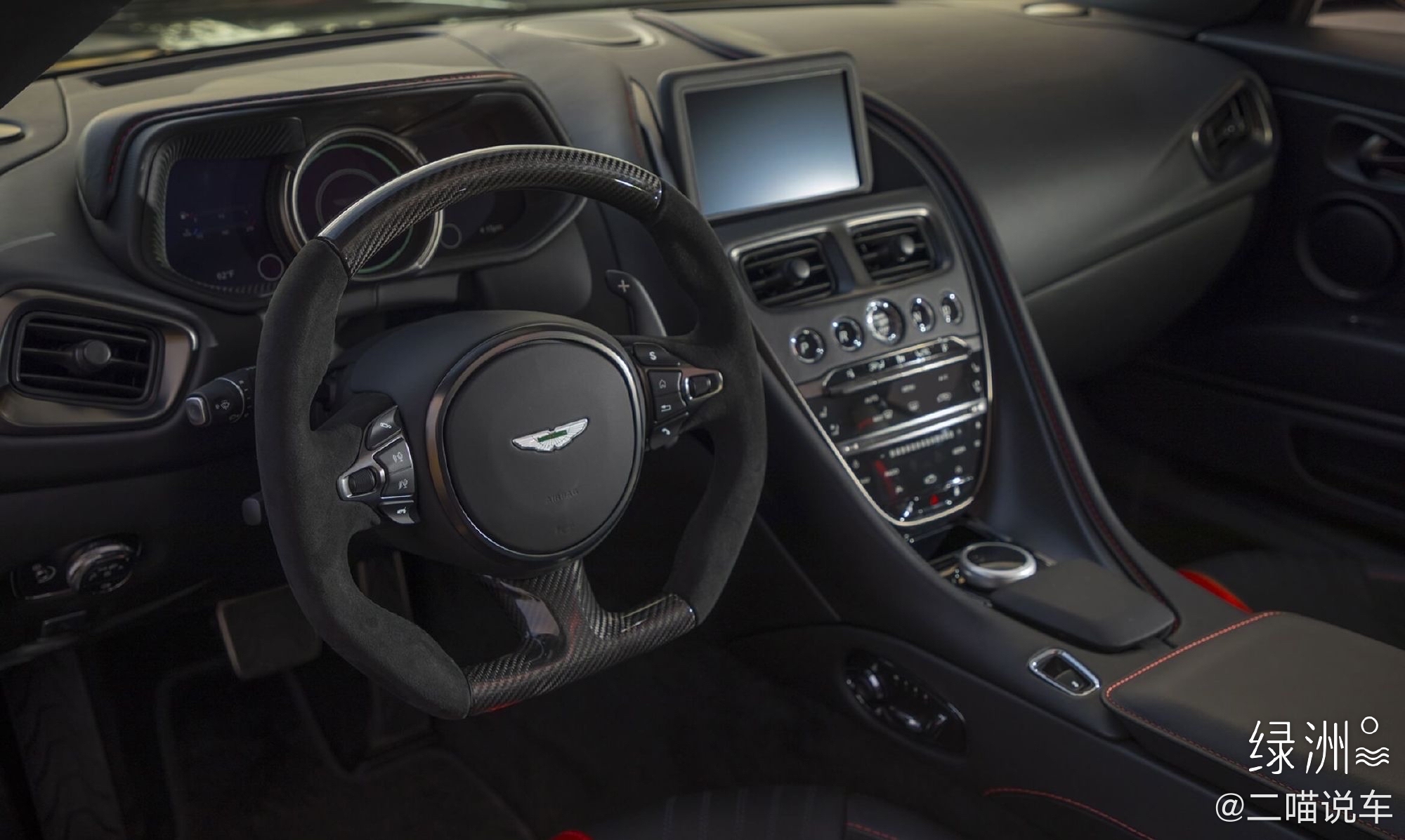 豪华优雅GT跑车，这谁顶得住啊！ 阿斯顿马丁 DB11