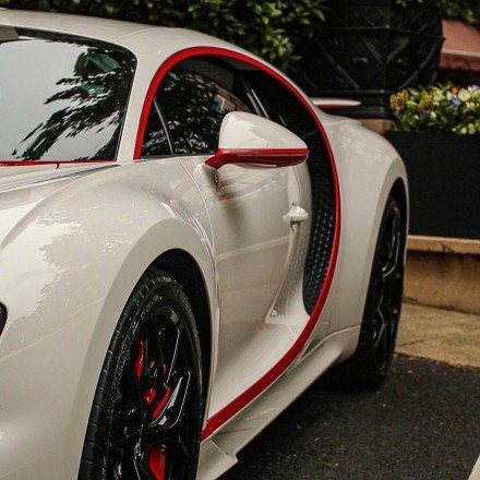 一枚白色布加迪Chiron，多金真好可以定制各种自己想要的超跑！