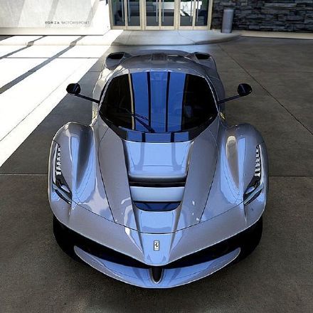 紫色法拉利LaFerrari，对比其他颜色一起欣赏才过瘾。