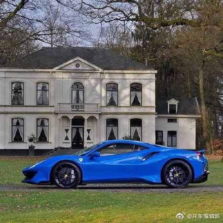 Ferrari 488 Pista蓝色拉花，精致硬朗