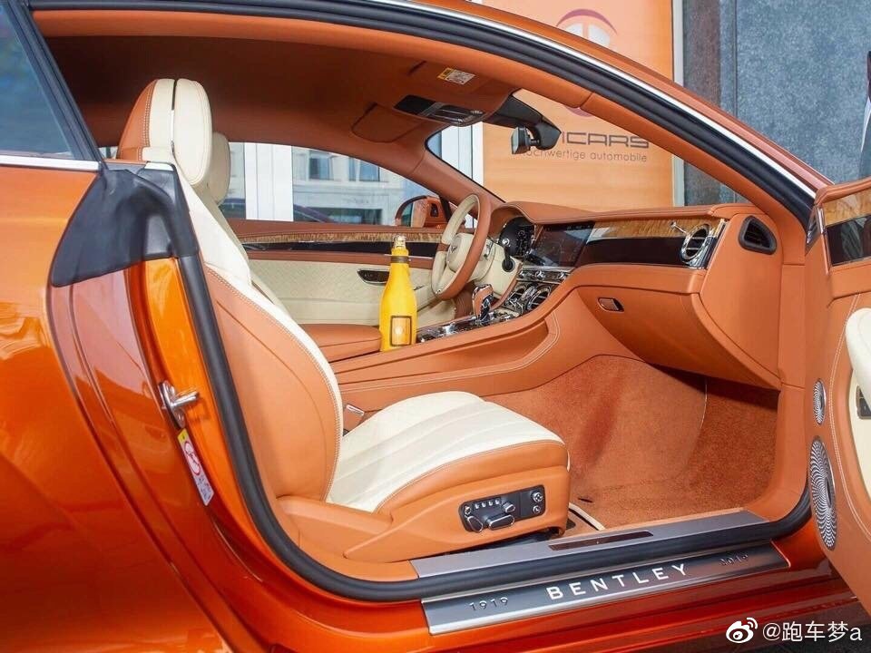 宾利欧陆GT V8，和W12价格相差不多有多少人会考虑它