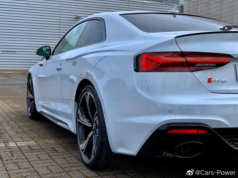 奥迪RS5：竞技大神！不服来辩！