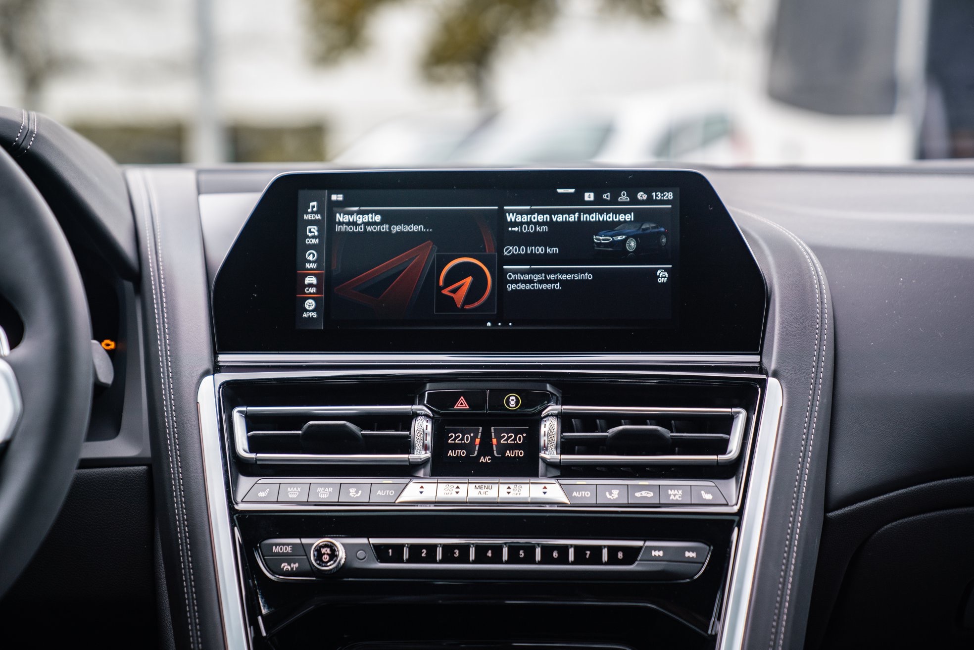 汽车美图抢先看：这个颜色的宝马 8 系不错