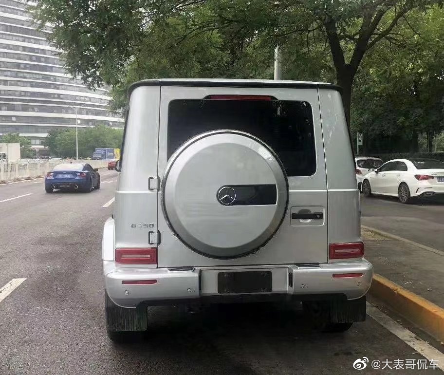 奔驰G350，2.0T的大G，142.88万指导价