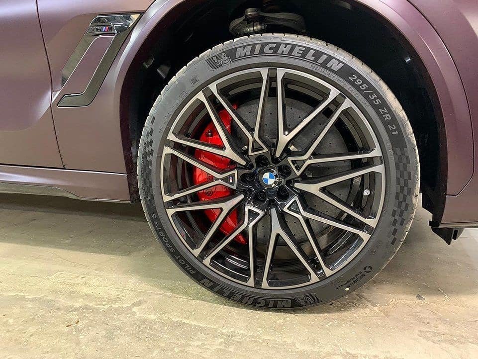 宝马X6M：战意十足的配色!