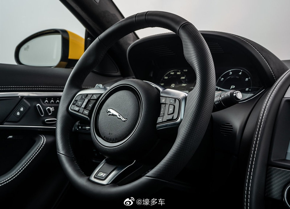 58.2万元起售 新款捷豹F-TYPE