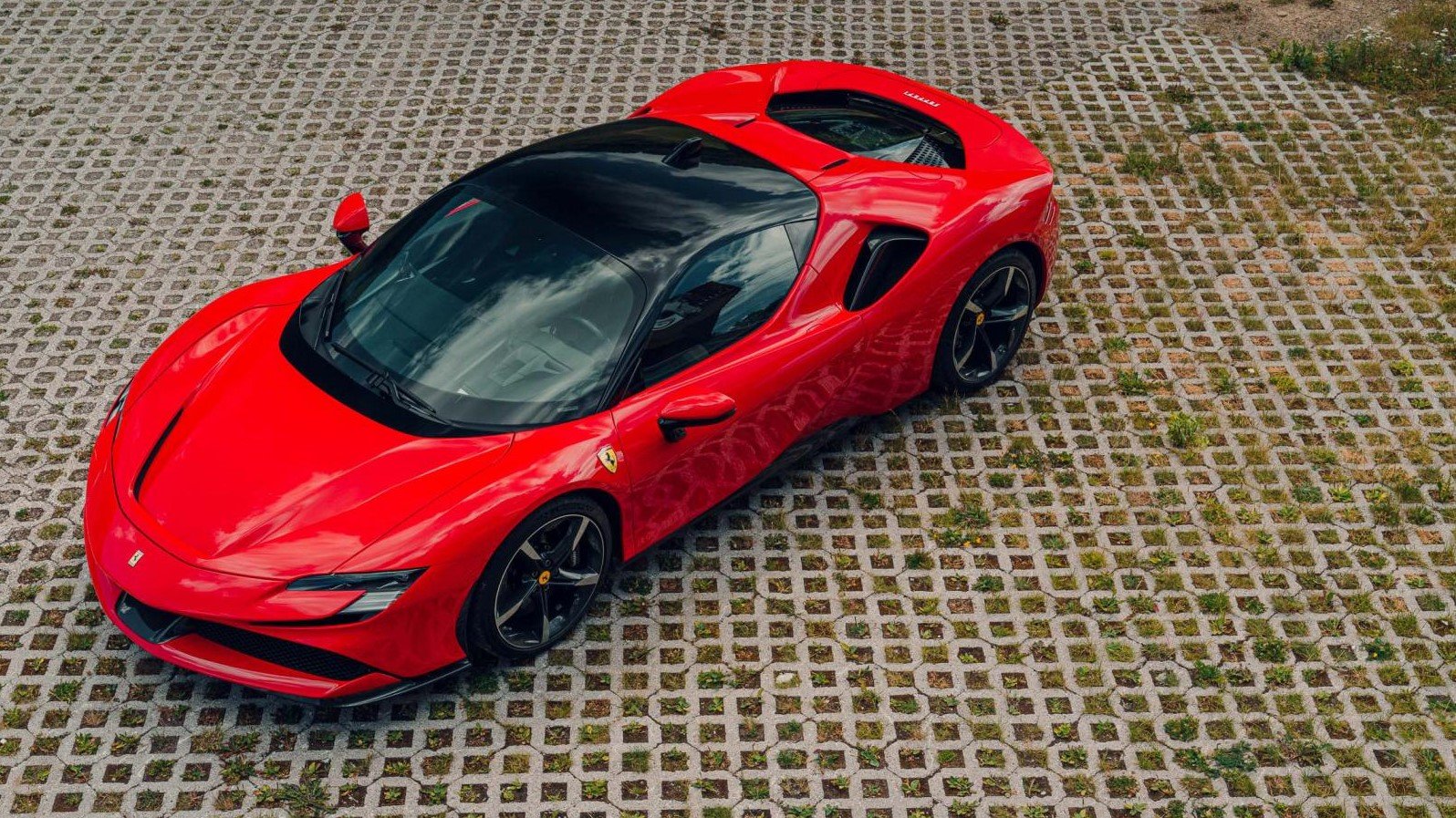 TopGear测试地表最强法拉利-SF90 Stradale