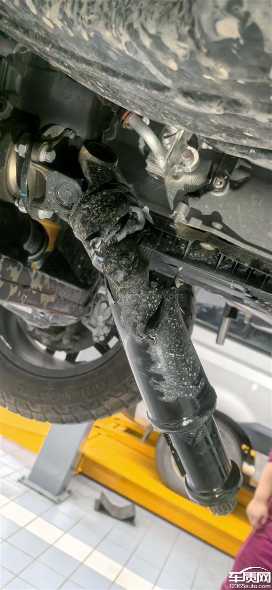 江淮T8<em>传动</em><em>轴</em>扭曲变形打坏变速箱