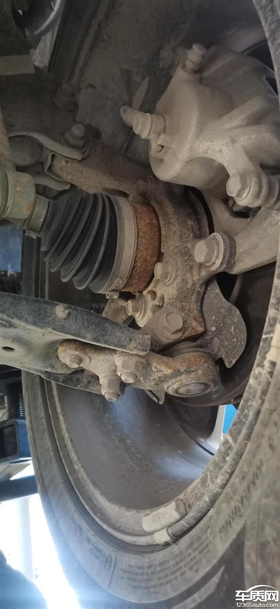 北京现代ix35发动机渗油半轴生锈