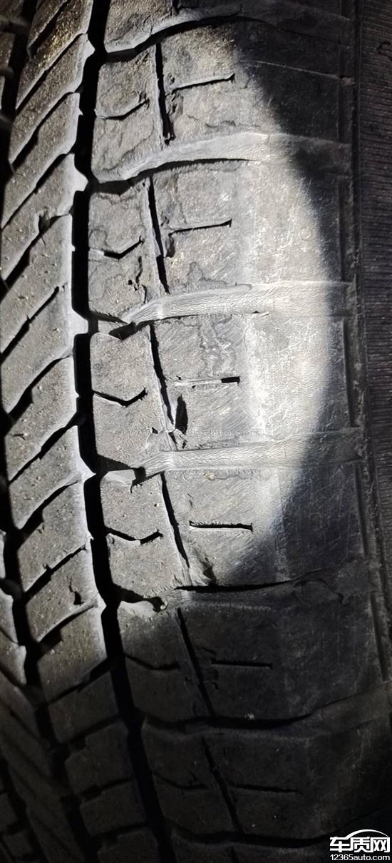 东风日产奇骏优科豪马轮胎脱皮减震器漏油