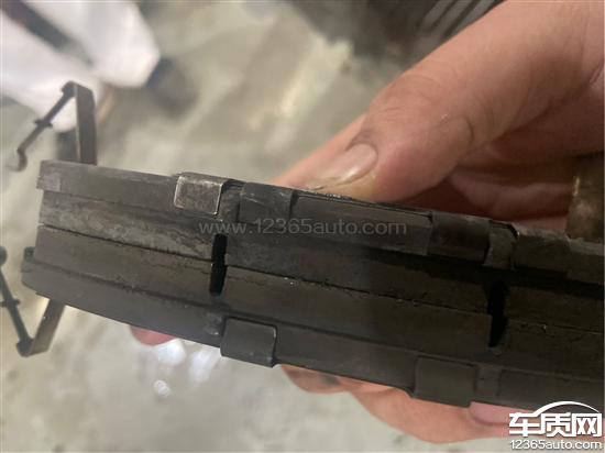 东风本田CR-V<em>刹车</em><em>片</em>开裂存在质量问题