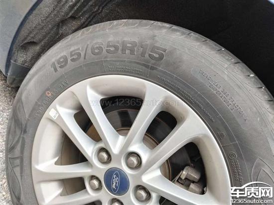 长安福特福睿斯玲珑轮胎排水槽出现裂纹