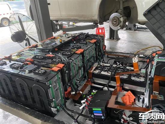 比亚迪e5动力电池续航里程严重衰减-新浪汽车