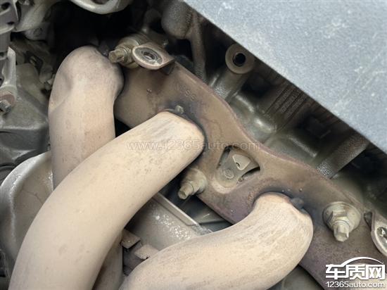 东风日产楼兰座椅和方向盘掉皮排气管漏气