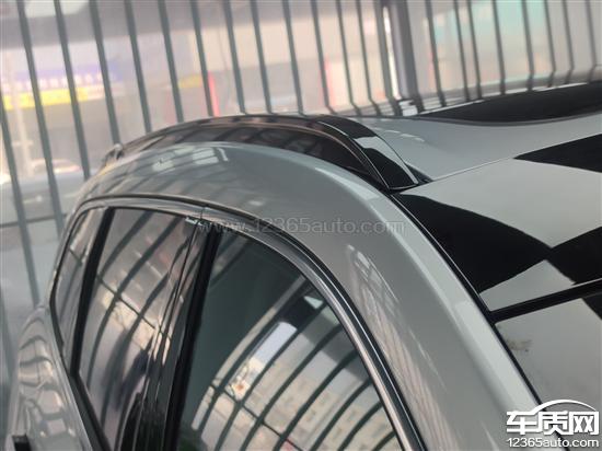 AITO问界M7车顶两边框有多个凹痕-新浪汽车
