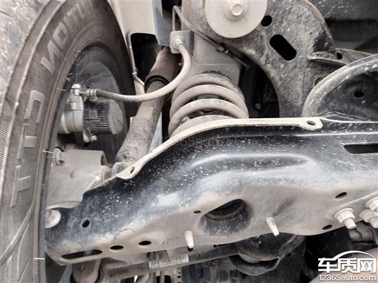 哈弗枭龙MAX右后侧<em>减震</em><em>器</em>漏油 要求处理