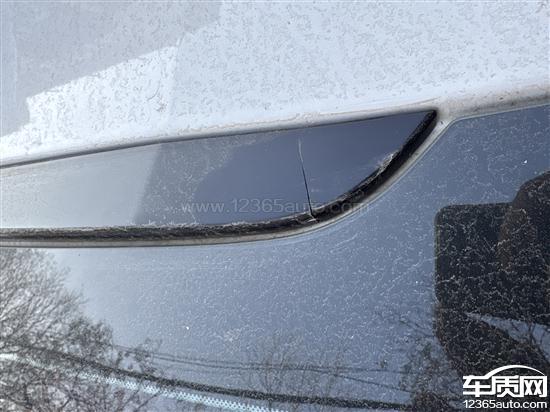 雪佛兰科鲁兹<em>高位</em><em>刹车灯</em>自然断裂