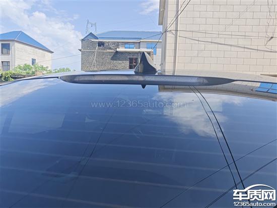 别克君威<em>高位</em><em>刹车灯</em>开裂引起漏水