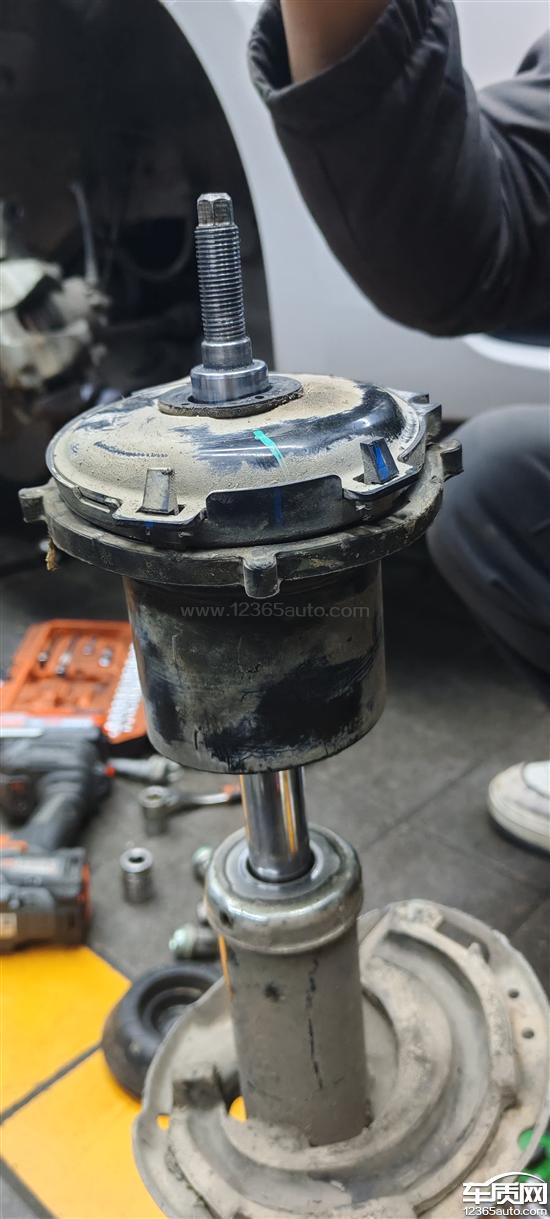 别克英朗前<em>减震</em><em>器</em>异响多次返修未解决